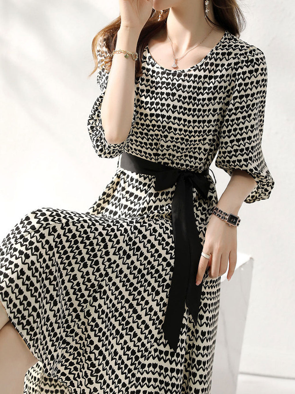 Classic Vintage Dress with a Flattering Fit