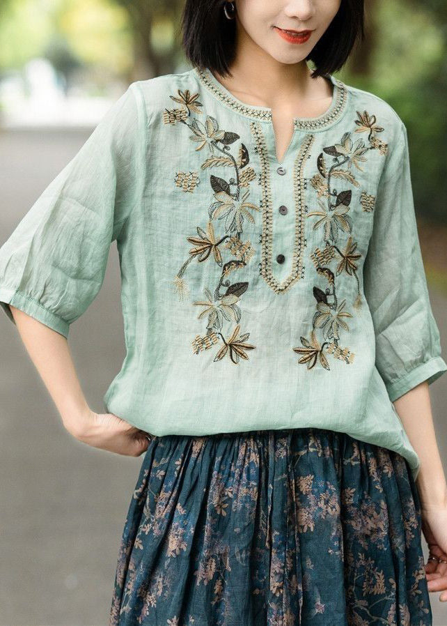 Well Tailored Shirt with a Graceful Silhouette