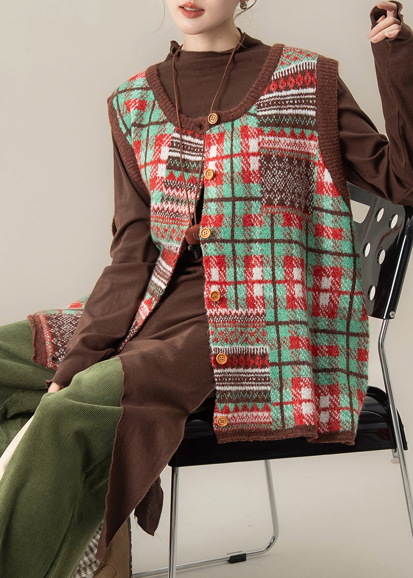 Sophisticated Garment with a Clean Classic Look