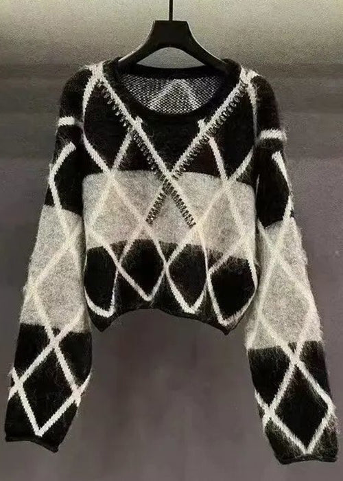 Classic Vintage Sweater with a Flattering Fit