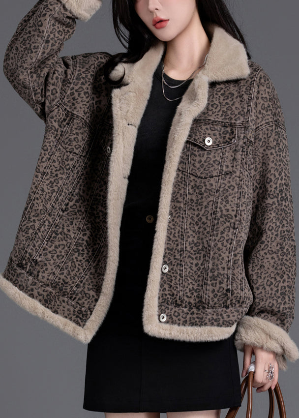 Sophisticated Jacket with a Clean Classic Look