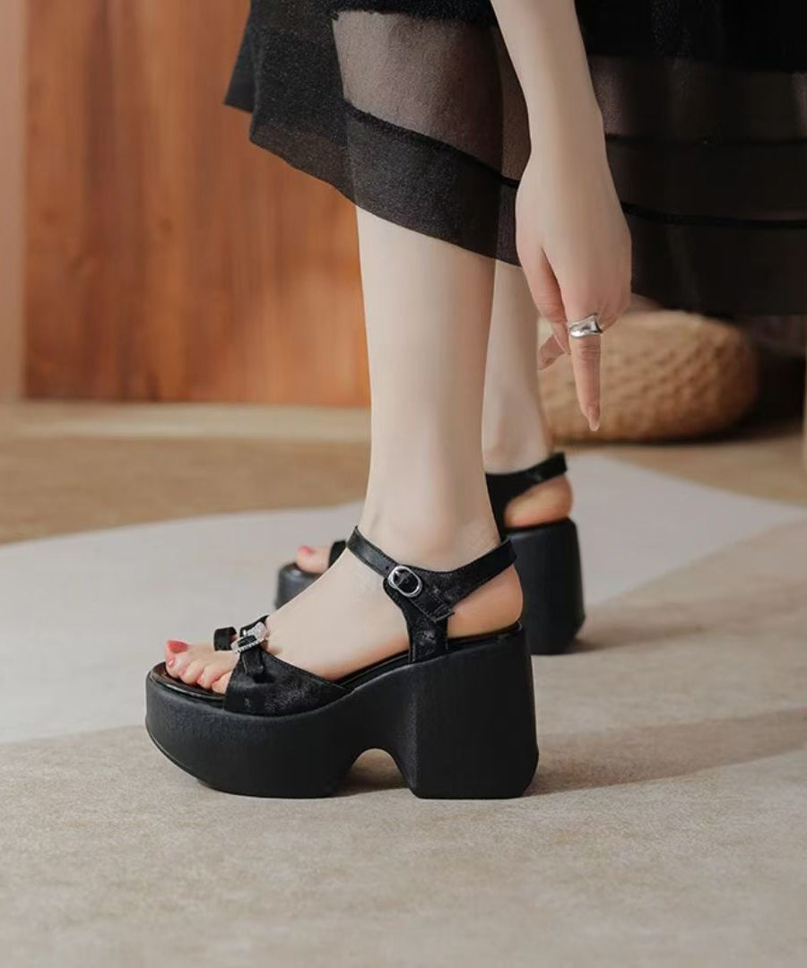 Graceful Orthopedic Sandals for Modern Look