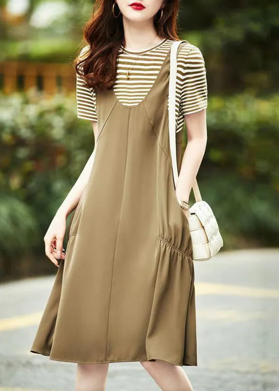 Effortlessly Elegant Dress with a Timeless Design