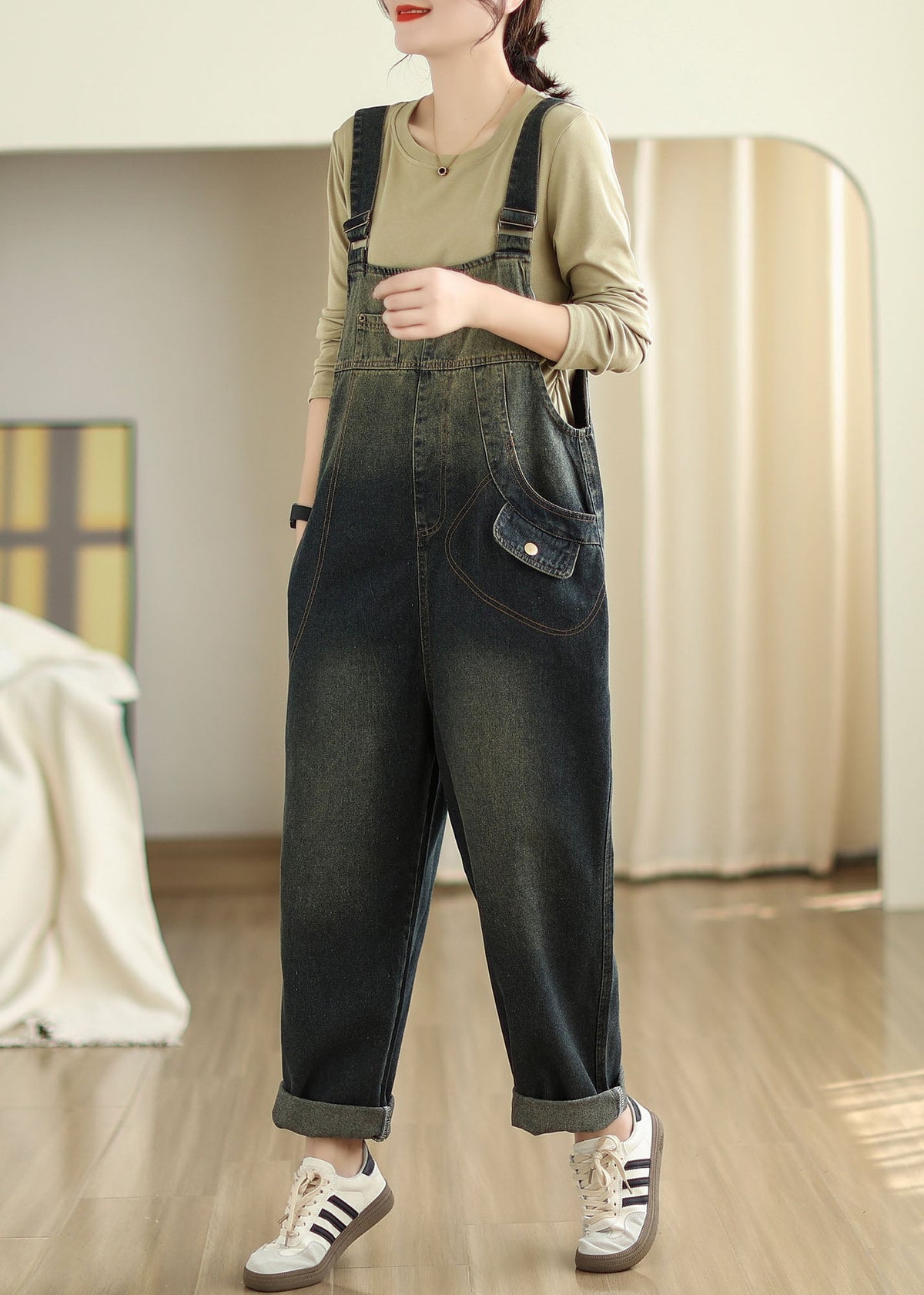 Effortlessly Elegant Garment with a Timeless Design