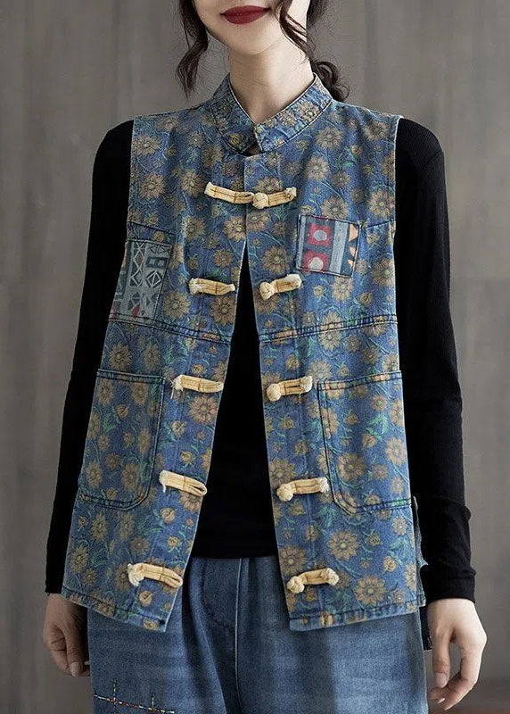 Classic Vintage Coat with a Flattering Fit
