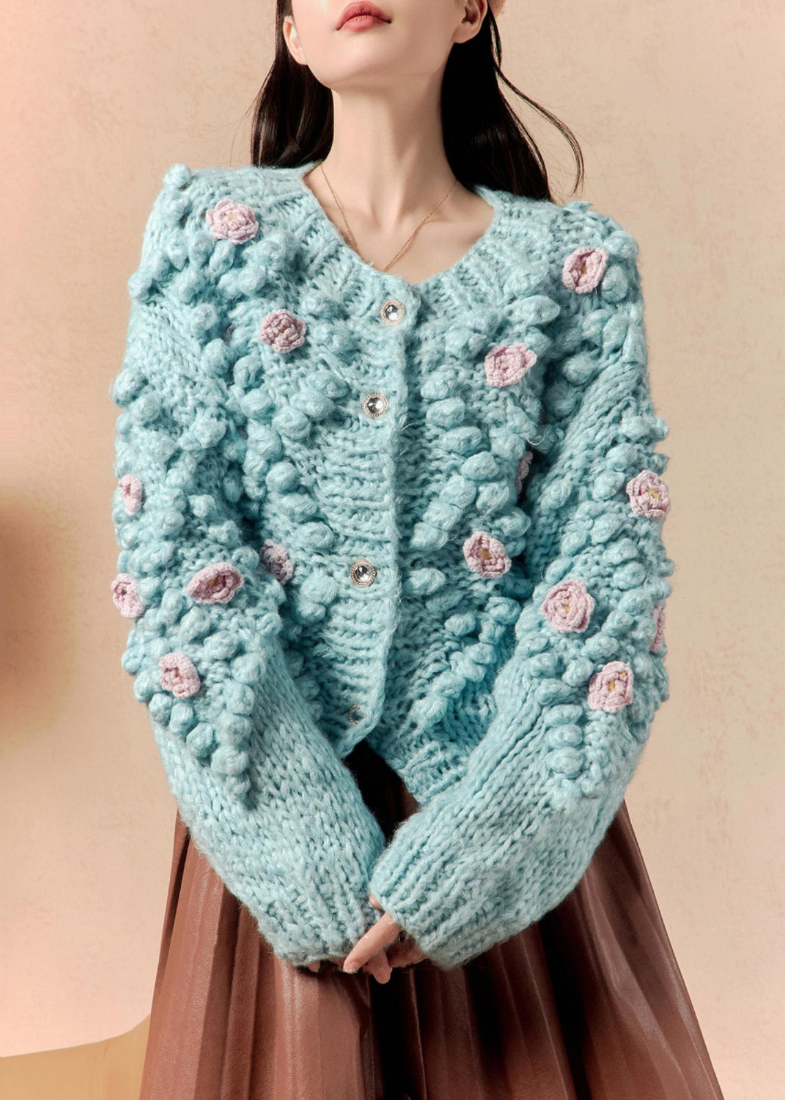Well Tailored Cardigan with a Graceful Silhouette
