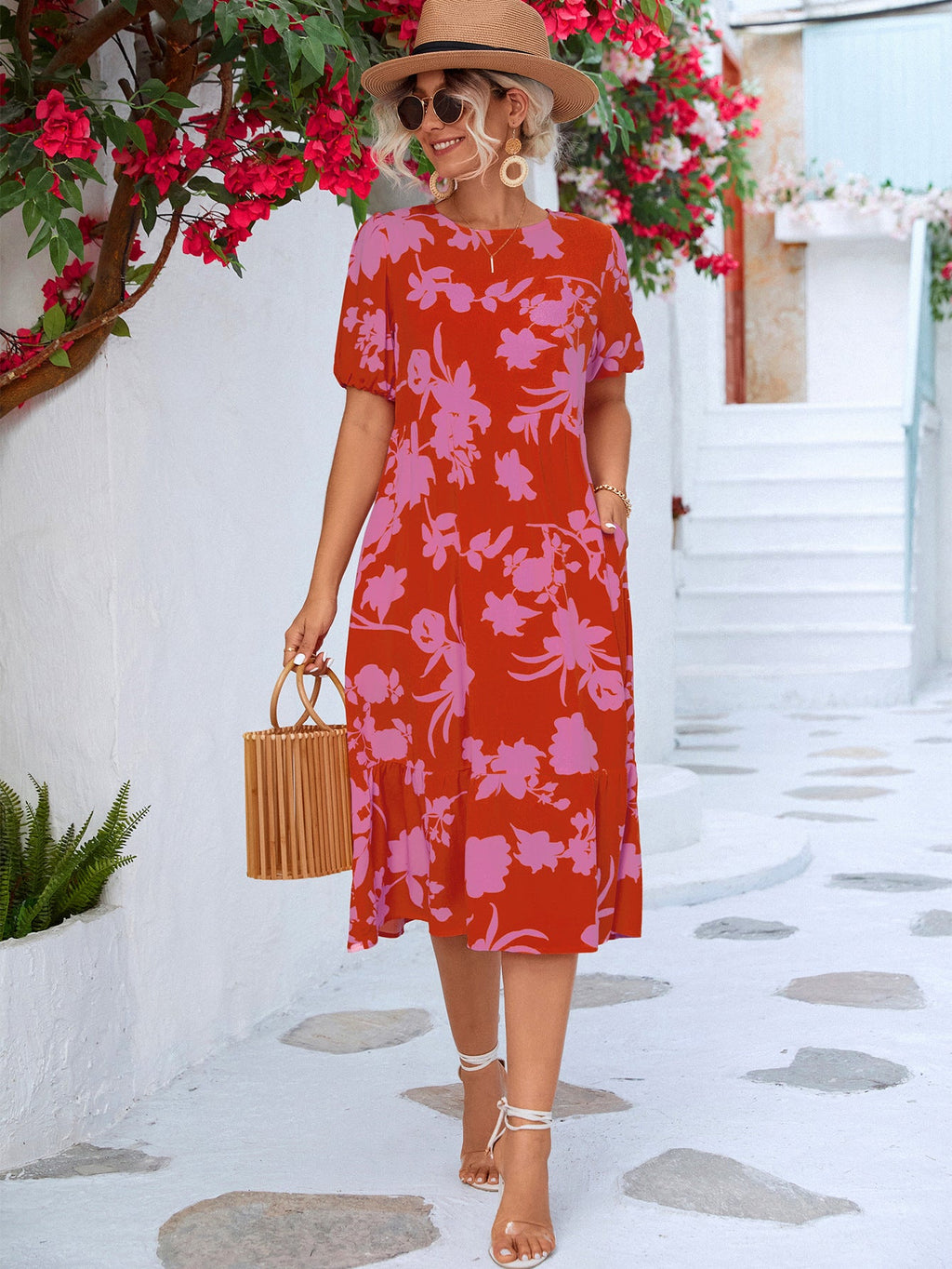 Effortlessly Elegant Dress with a Timeless Design
