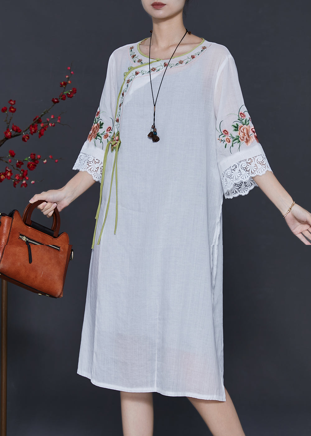 Beautifully Finished Dress in a Timeless Design