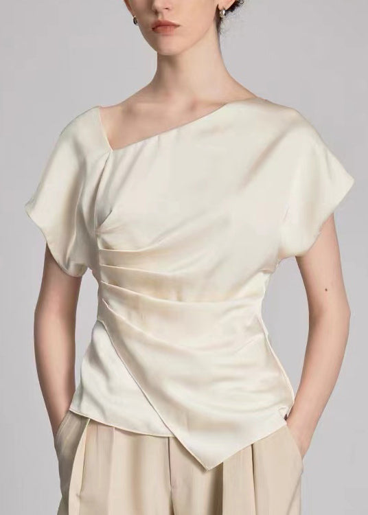 Effortlessly Elegant Top with a Timeless Design