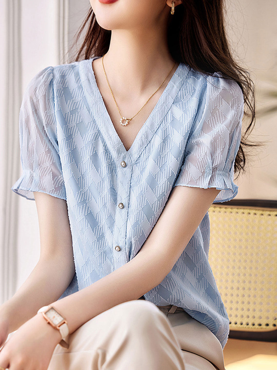 Effortlessly Elegant Top with a Timeless Design