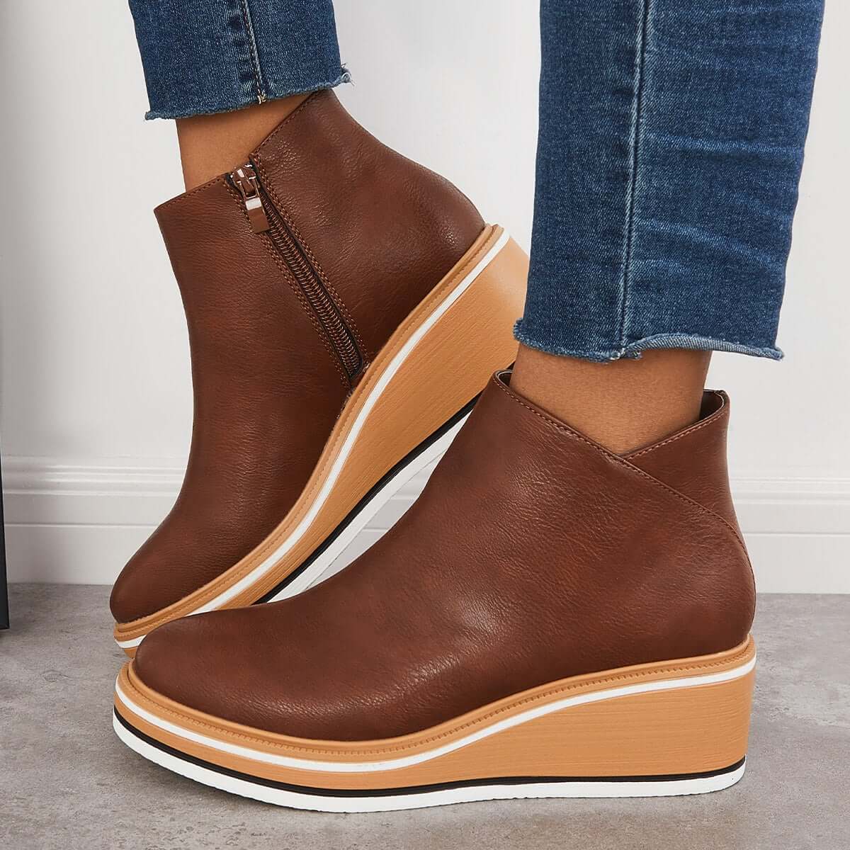 Classic Orthopedic Sneakers with Timeless Style