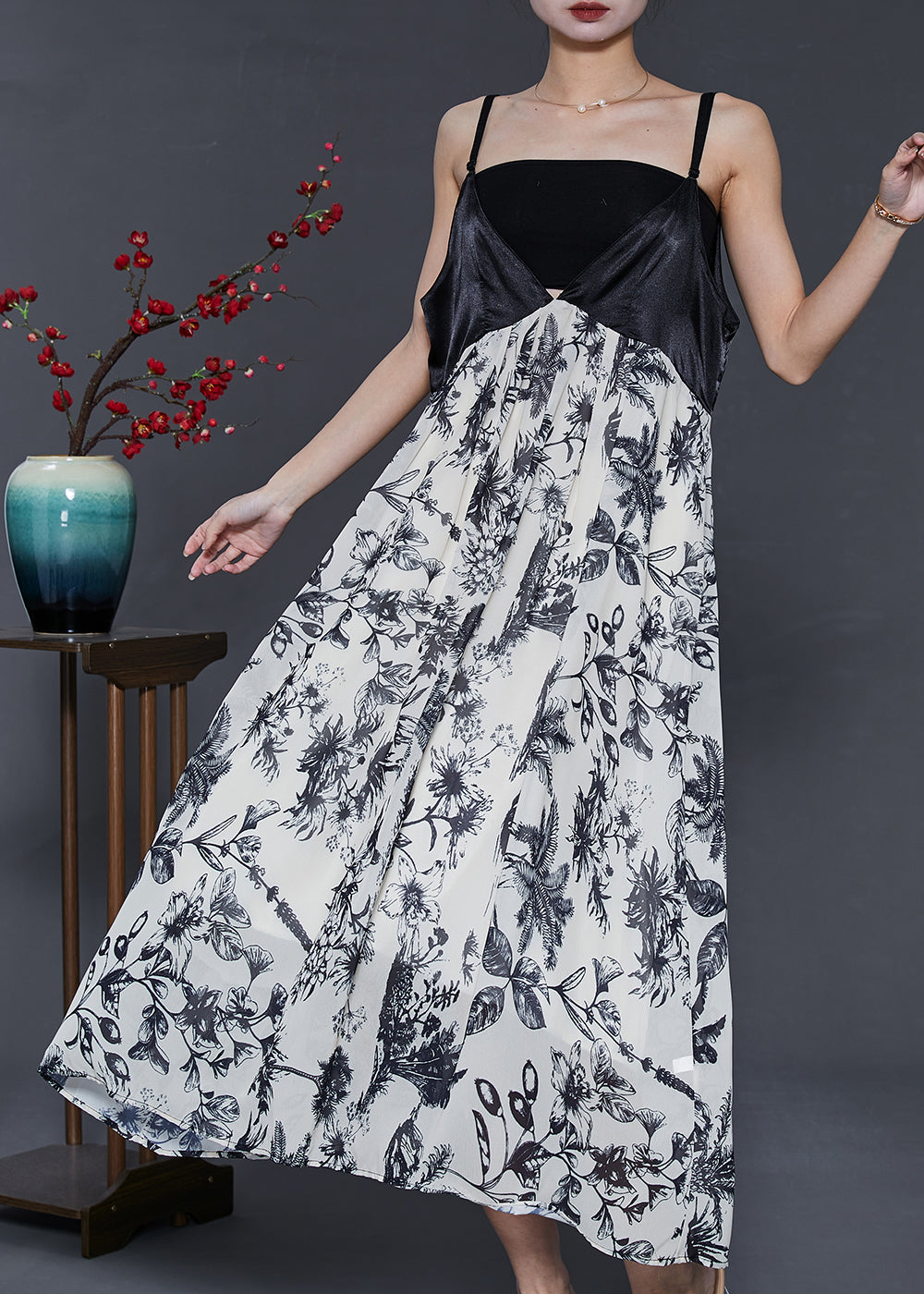 Well Tailored Dress with a Graceful Silhouette