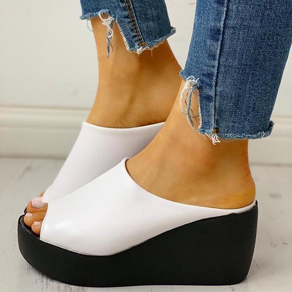 Chic Orthopedic Sandals with Unique Design