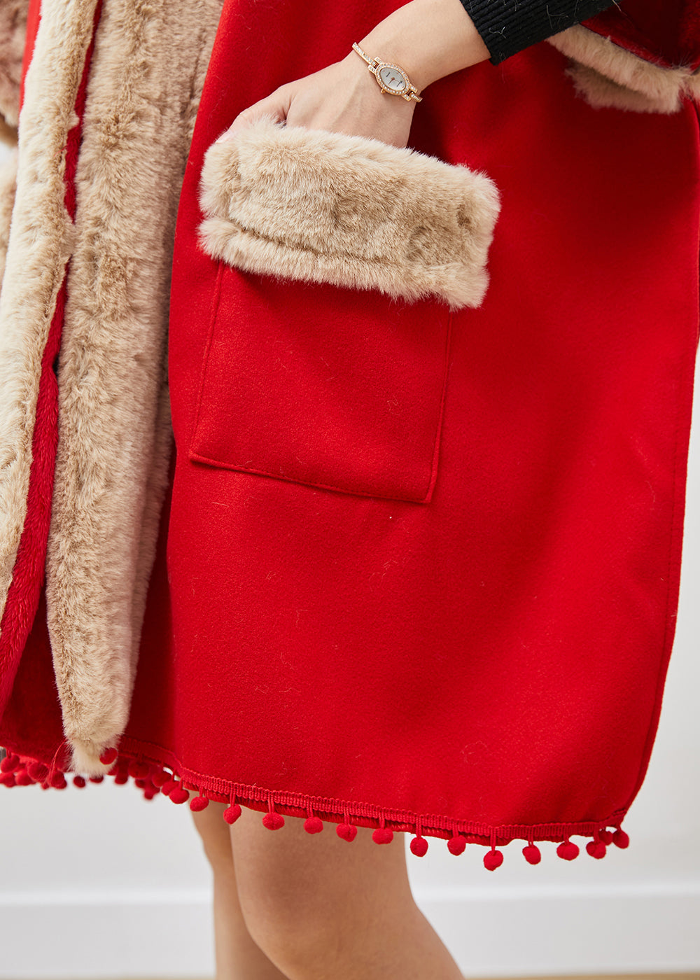 Beautifully Finished Coat in a Timeless Design
