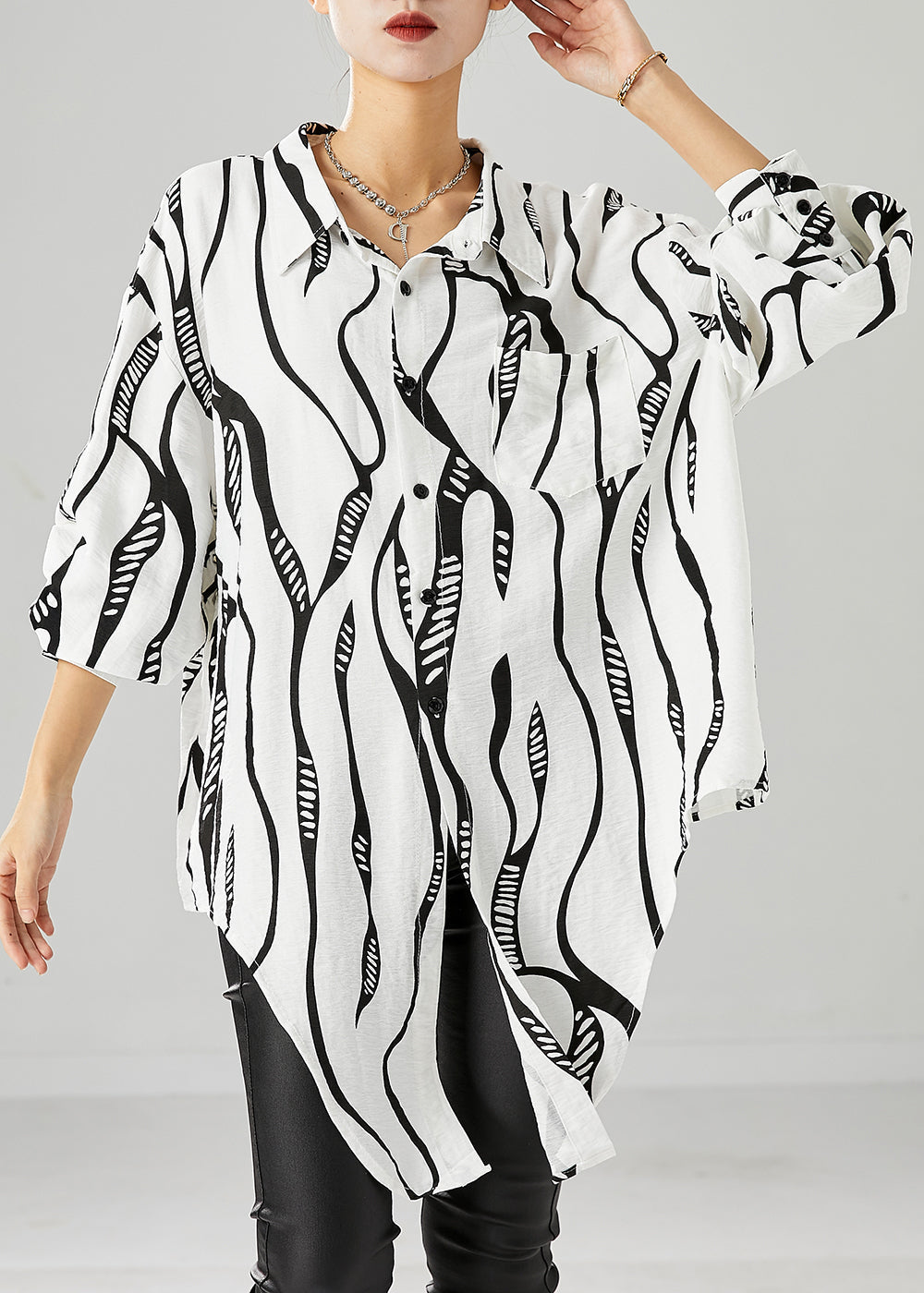 Beautifully Crafted Blouse in a Classic Style