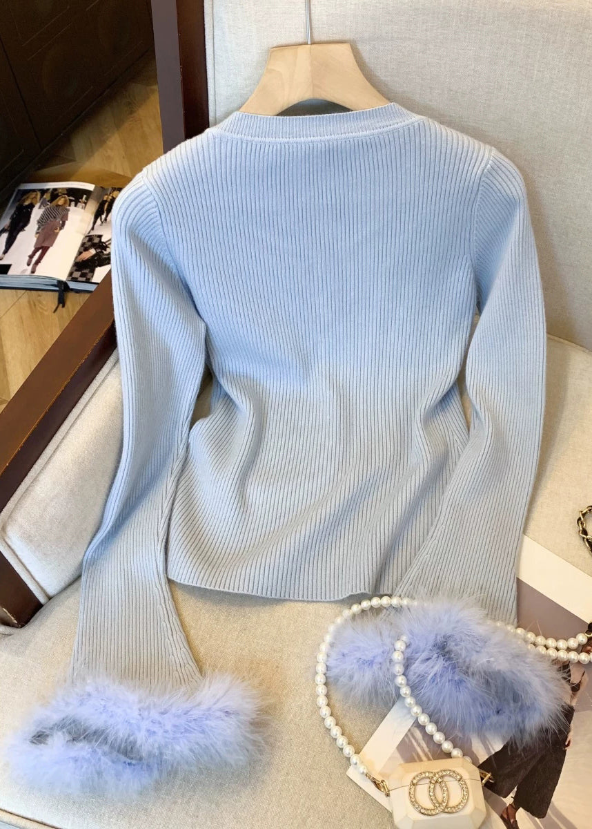 Well Tailored Sweater with a Graceful Silhouette