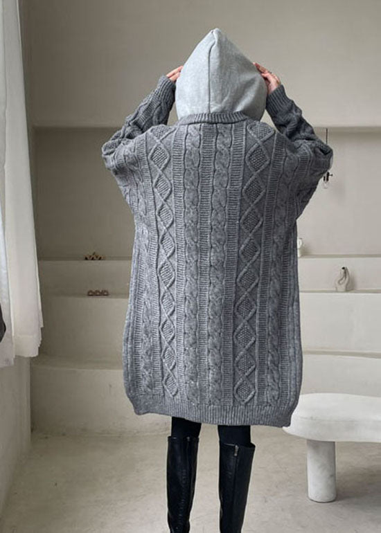 Effortlessly Elegant Sweater with a Timeless Design