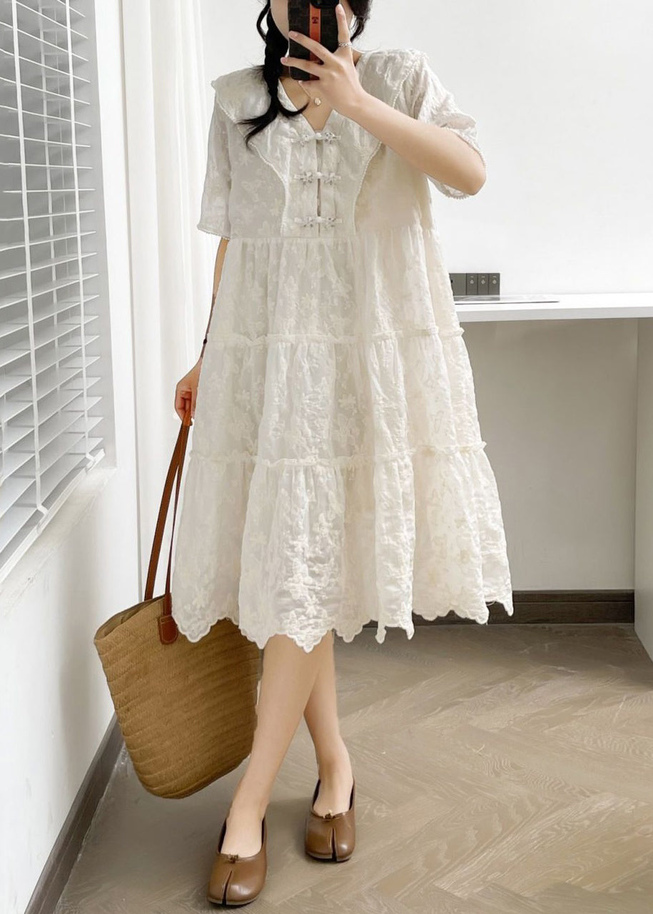 Well Tailored Dress with a Graceful Silhouette