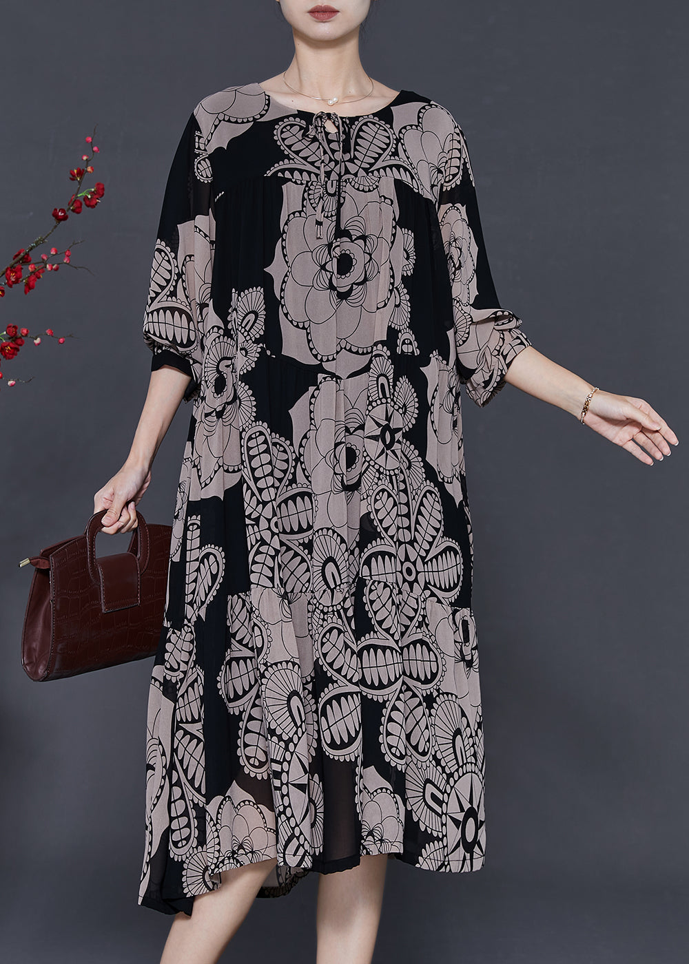 Beautifully Finished Dress in a Timeless Design