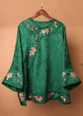 Well Tailored Blouse with a Graceful Silhouette
