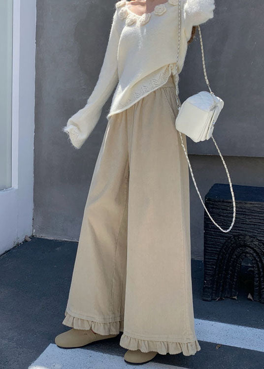 Effortlessly Elegant Pants with a Timeless Design
