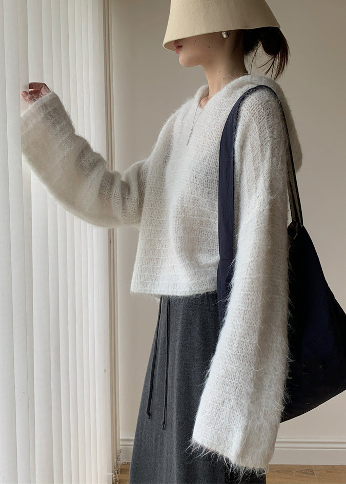 Effortlessly Elegant Sweater with a Timeless Design