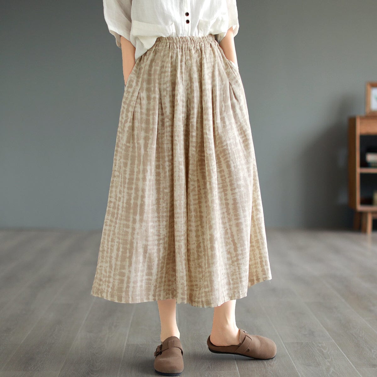 Effortlessly Elegant Pants with a Timeless Design