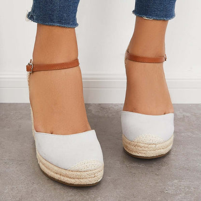 Chic Orthopedic Sandals with Unique Design