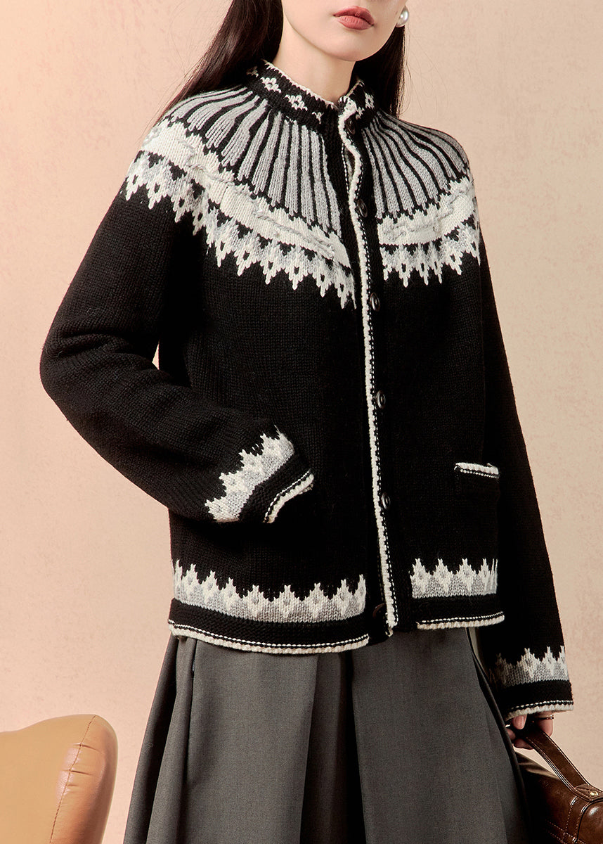 Well Tailored Coat with a Graceful Silhouette