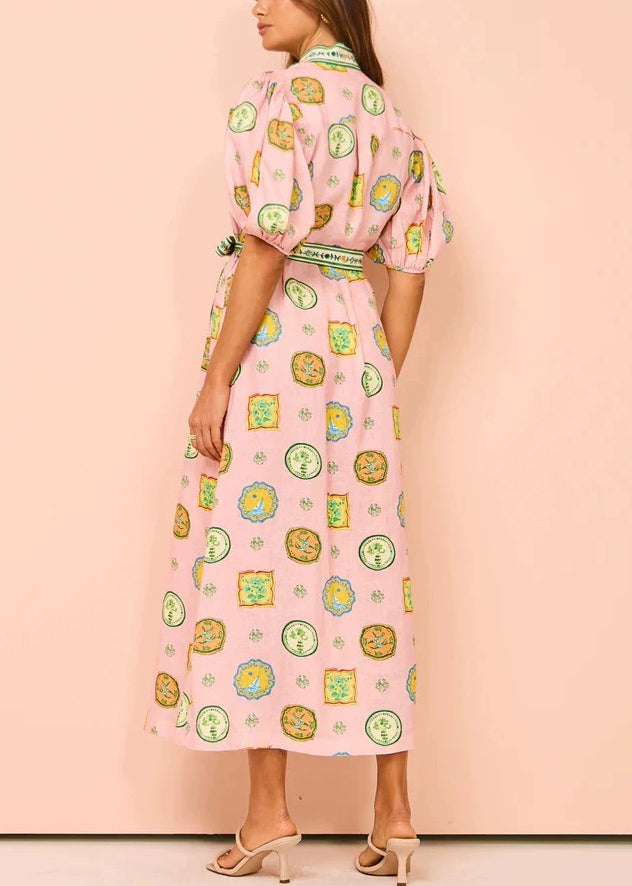 Classic Vintage Blouse with a Flattering Fit