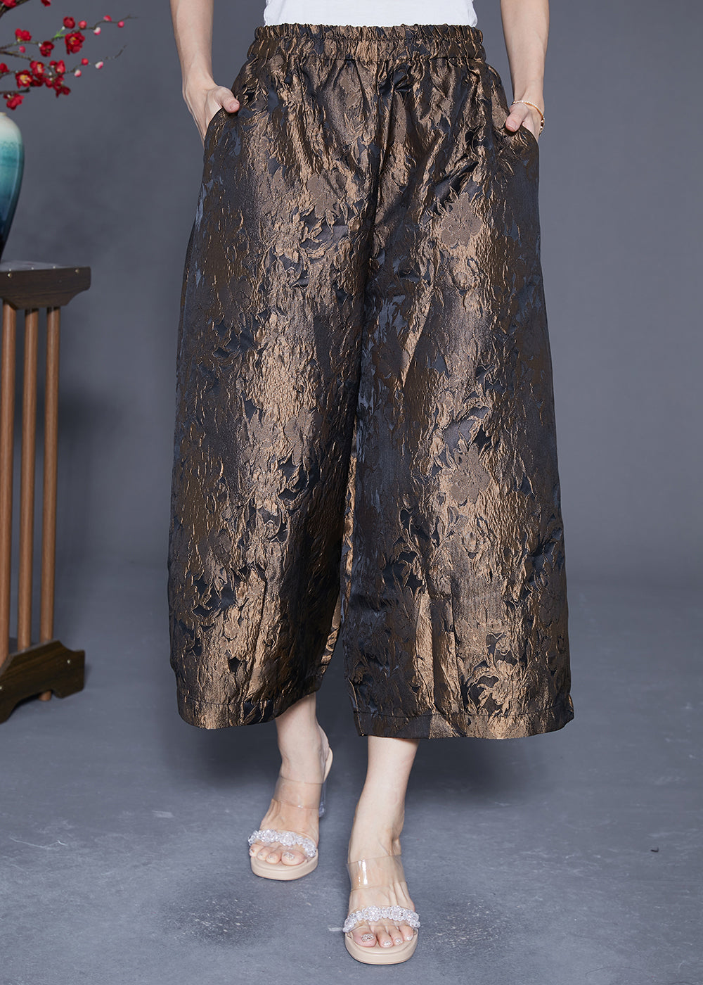 Well Tailored Pants with a Graceful Silhouette