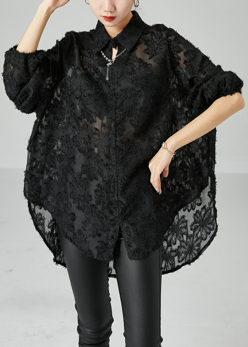 Effortlessly Elegant Shirt with a Timeless Design