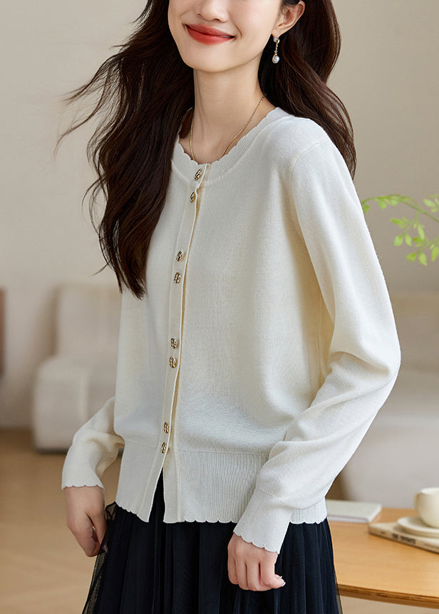 Beautifully Finished Coat in a Timeless Design