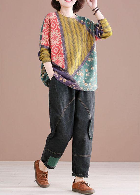 Classic Vintage Sweater with a Flattering Fit