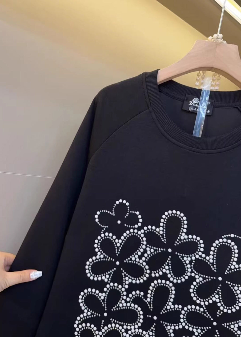 Effortlessly Elegant Shirt with a Timeless Design