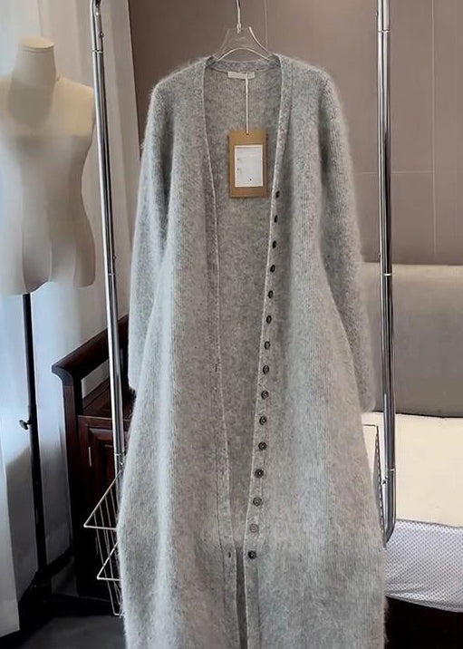 Well Tailored Cardigan with a Graceful Silhouette