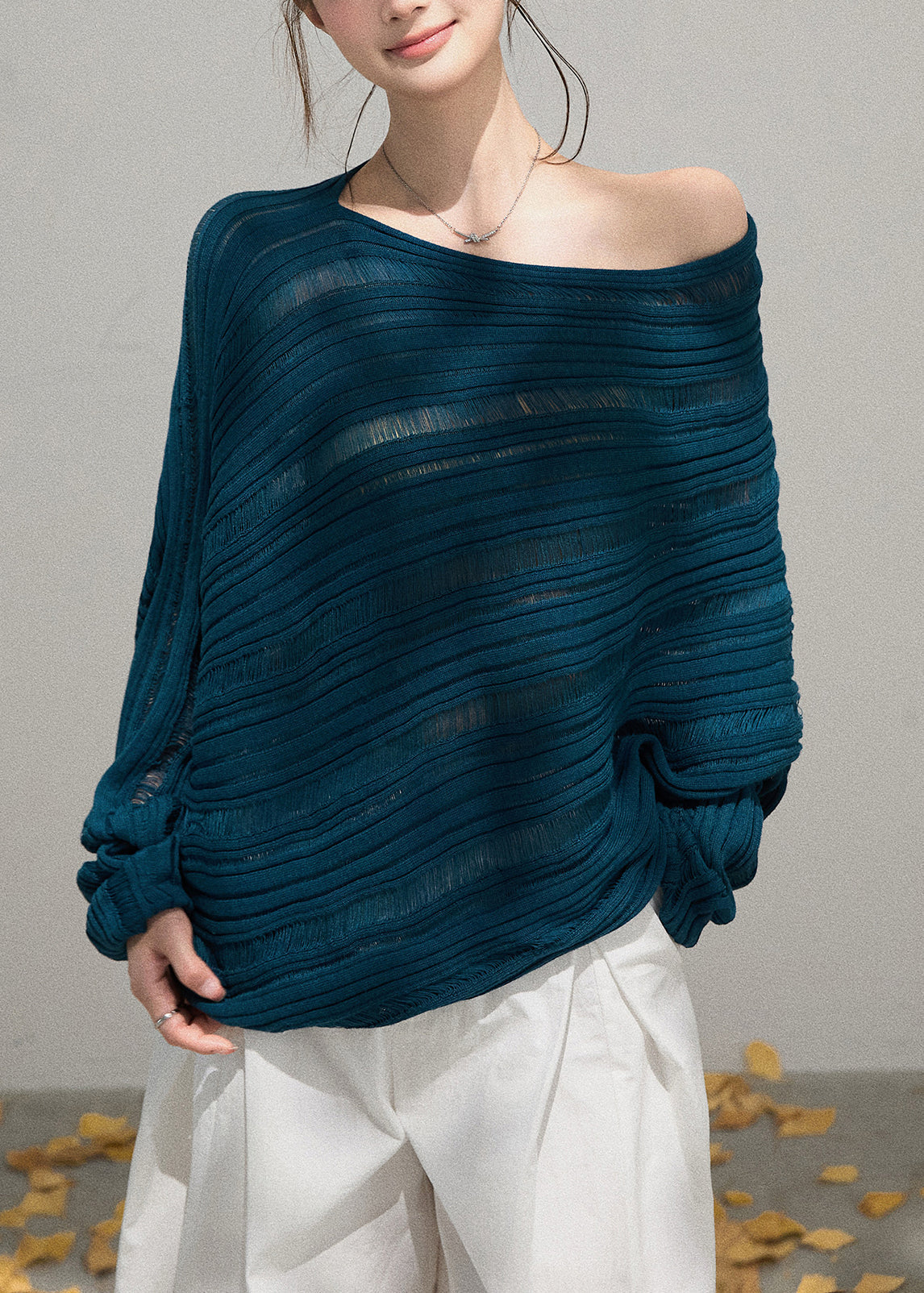 Effortlessly Elegant Sweater with a Timeless Design