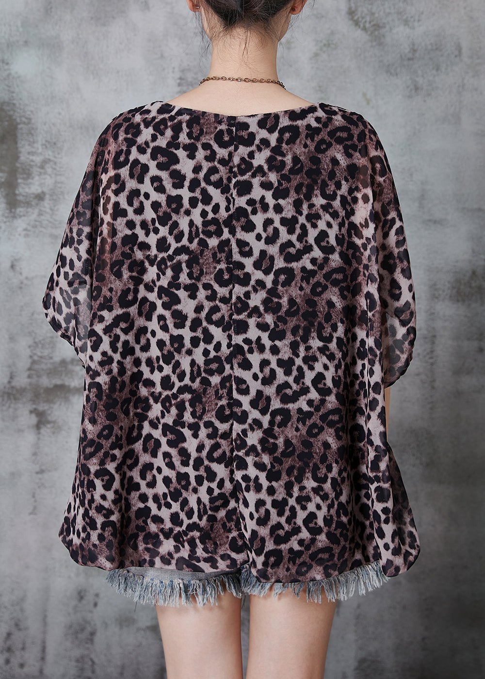 Effortlessly Elegant Top with a Timeless Design