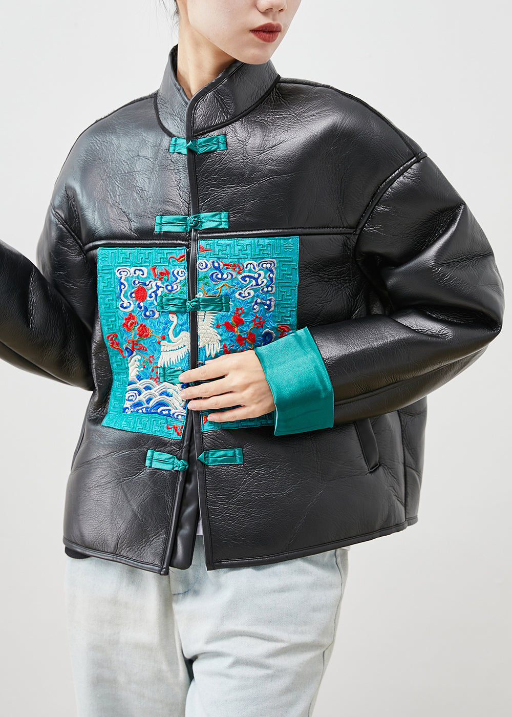 Effortlessly Elegant Jacket with a Timeless Design