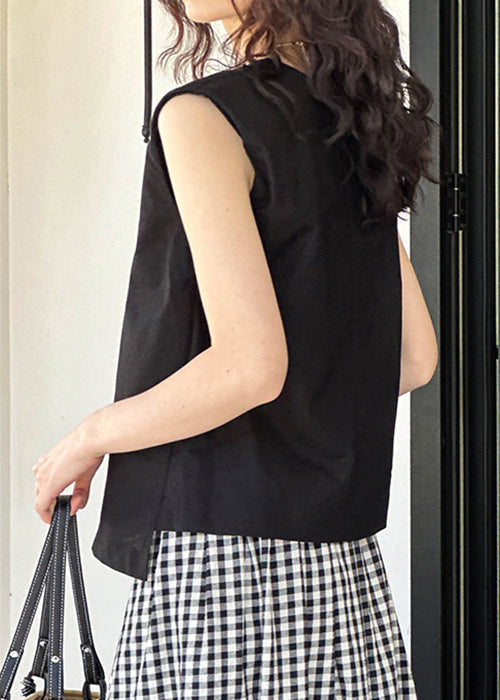 Effortlessly Elegant Top with a Timeless Design