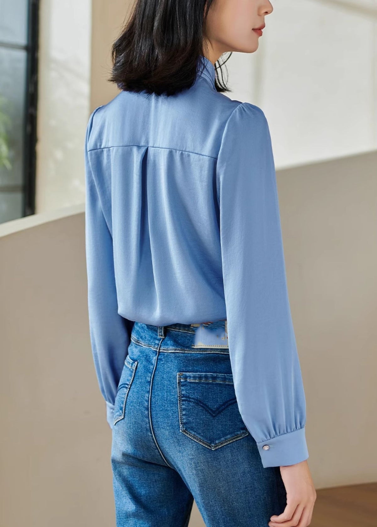 Well Tailored Shirt with a Graceful Silhouette