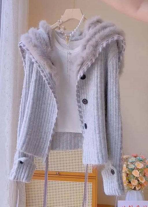 Classic Vintage Coat with a Flattering Fit