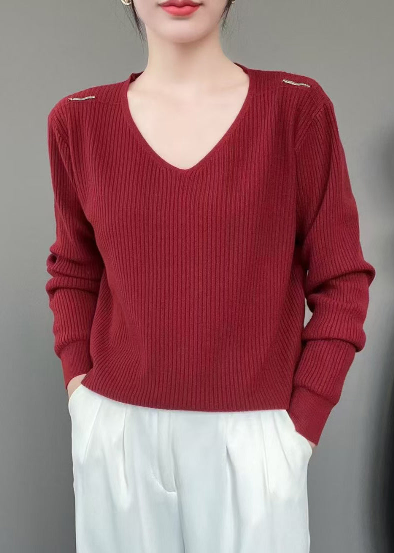 Well Tailored Sweater with a Graceful Silhouette