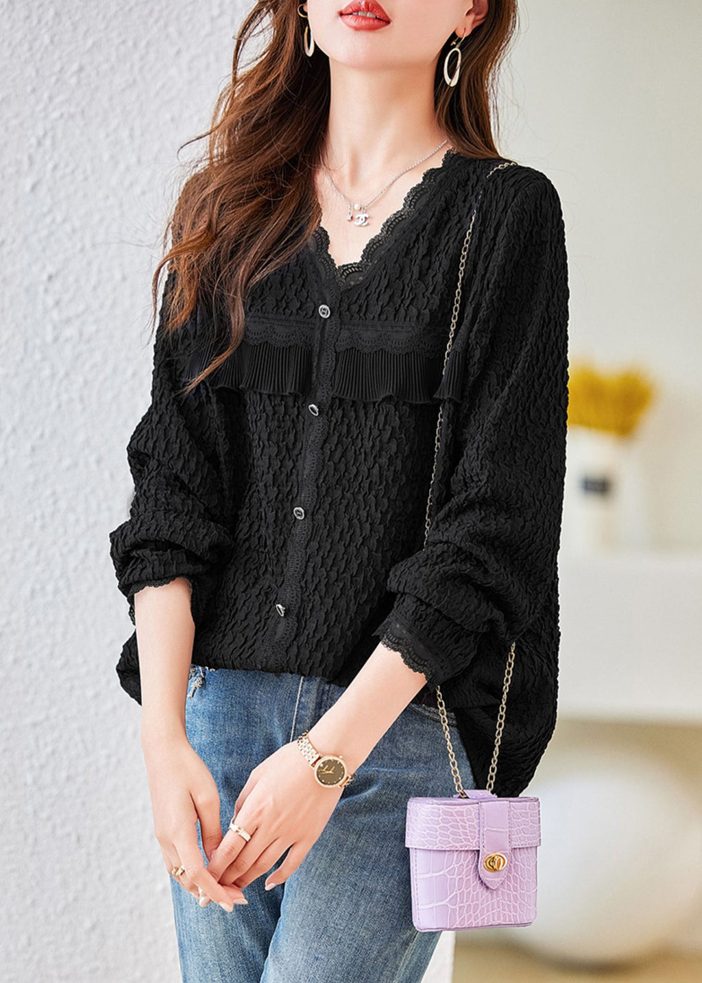 Beautifully Finished Top in a Timeless Design