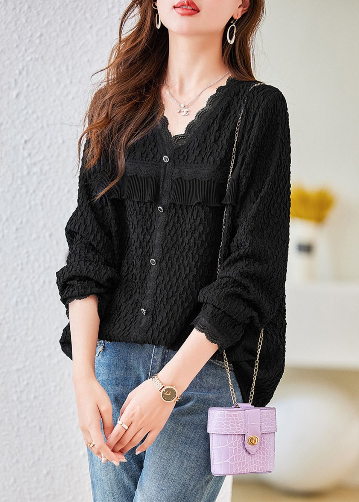 Beautifully Finished Top in a Timeless Design