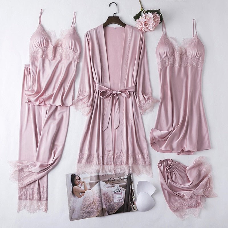 Finely Styled Garment with a Classic Vintage Look