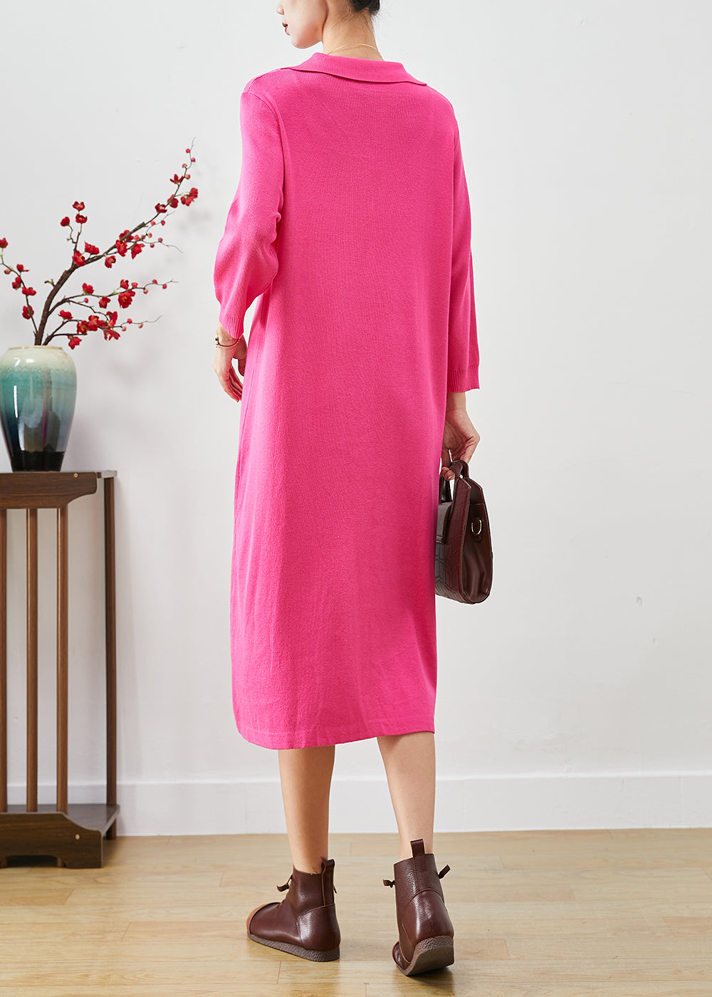 Well Tailored Dress with a Graceful Silhouette