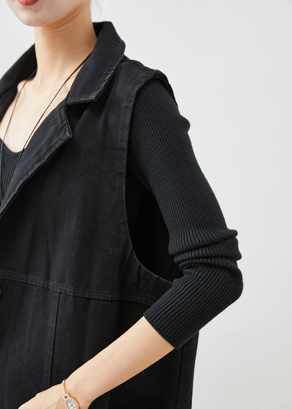 Effortlessly Elegant Garment with a Timeless Design