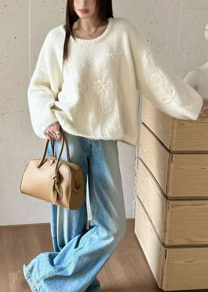 Classic Vintage Sweater with a Flattering Fit