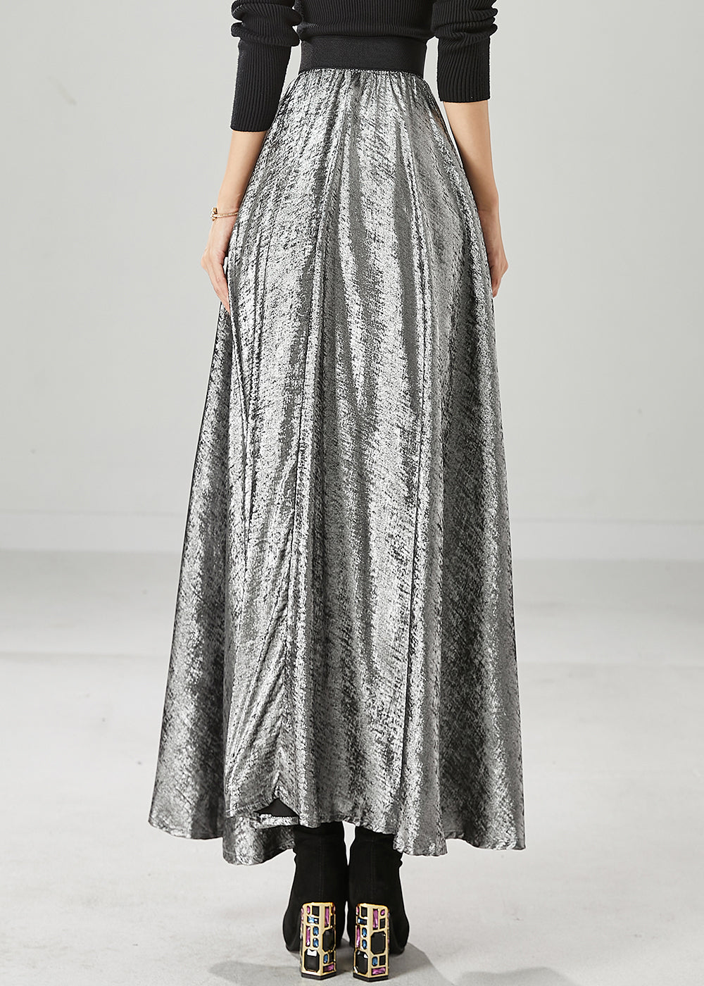 Sophisticated Garment with a Clean Classic Look